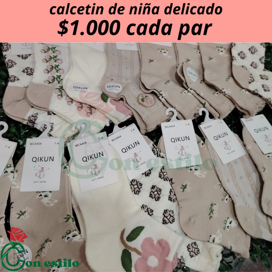 calcetin de niña delicado $1.000 cada par
